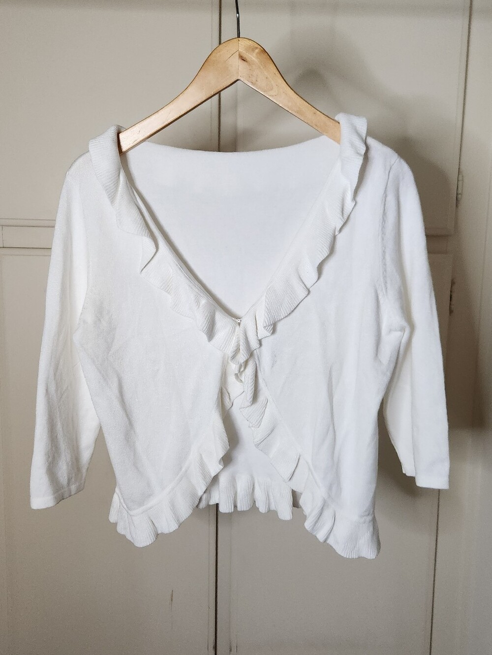 White ruffles trim cardigan